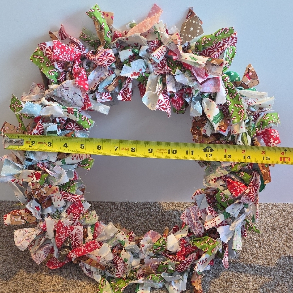 Christmas Wreath - Fabric Multicolor Holiday Wreath - Picture 5 of 5